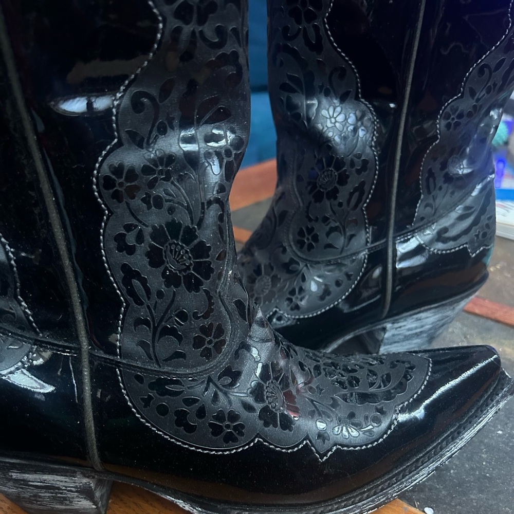 Old Gringo Black Boots women’s 9.5 B
New with tag!!!